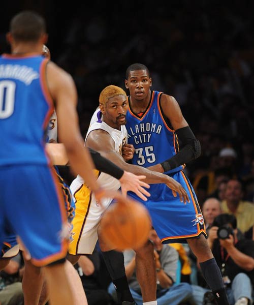 3换1交易完成！凯尔特人节省3.5亿美元，新赛季只能过渡！